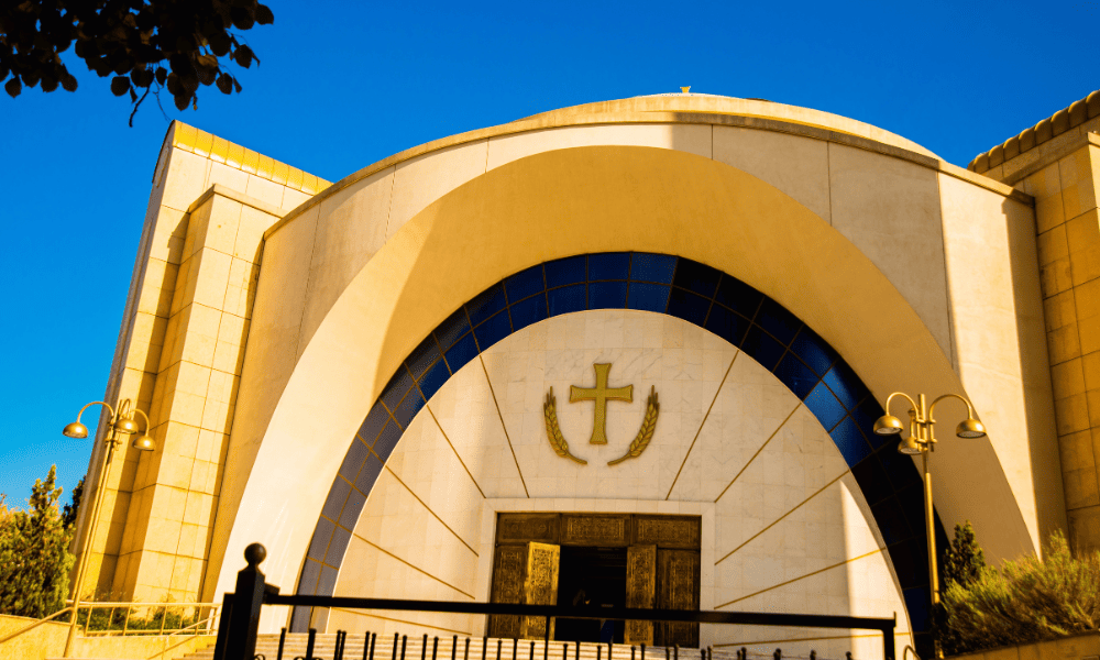 LA CATHÉDRALE ORTHODOXE DE LA RÉSURRECTION DU CHRIST-TIRANA